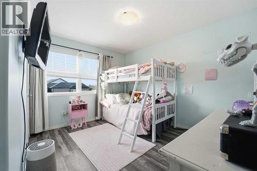 135 Hampton Crescent, Sylvan Lake, AB - Indoor Photo Showing Bedroom