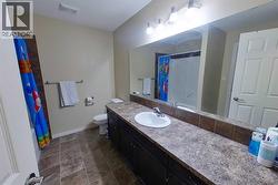 4 piece bathroom upper level - 