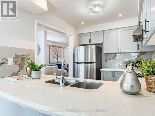 9 Revelstoke Place, Brampton, ON - Indoor Photo Showing Kitchen With Stainless Steel Kitchen With Double Sink With Upgraded Kitchen
