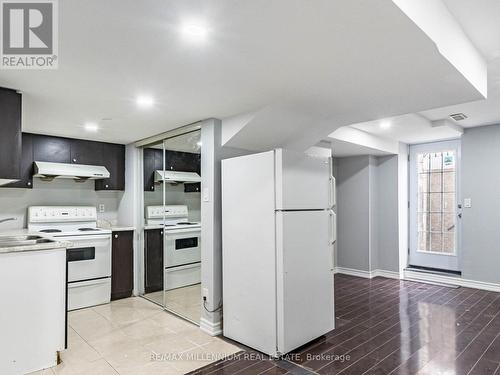 9 Revelstoke Place, Brampton, ON - Indoor Photo Showing Kitchen
