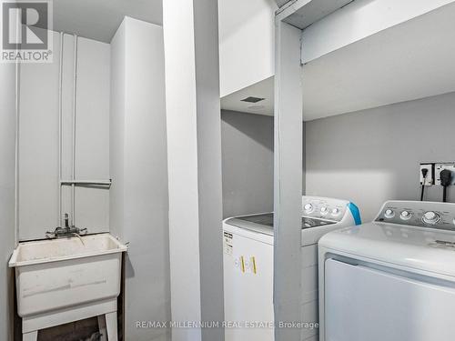9 Revelstoke Place, Brampton, ON - Indoor Photo Showing Laundry Room