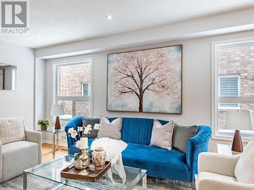 9 Revelstoke Place, Brampton, ON - Indoor Photo Showing Living Room
