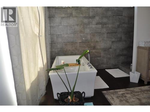 1843 Diamond View Drive, West Kelowna, BC - Indoor Photo Showing Bathroom