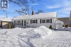 77 JACOBSON Avenue  St. Catharines, ON L2T 3A2