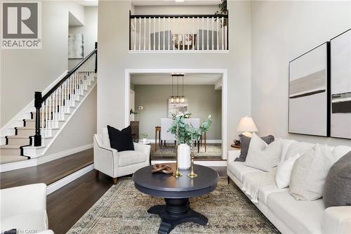 391 Strawberry Crescent, Waterloo, ON - Indoor Photo Showing Living Room