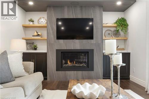 391 Strawberry Crescent, Waterloo, ON - Indoor Photo Showing Living Room With Fireplace