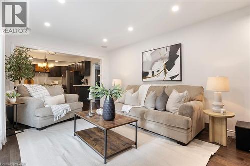 391 Strawberry Crescent, Waterloo, ON - Indoor Photo Showing Living Room