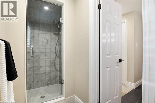 391 Strawberry Crescent, Waterloo, ON - Indoor Photo Showing Bathroom