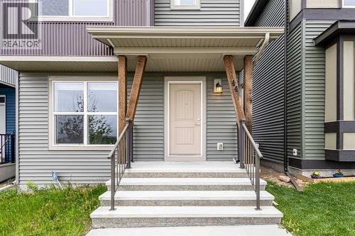 44 Howse Drive Ne, Calgary, AB - Outdoor