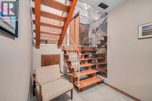 10427 Wapiti Drive Se, Calgary, AB - Indoor Photo Showing Other Room
