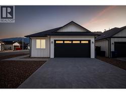 258 BENTGRASS Avenue  Oliver, BC V0H 1T3