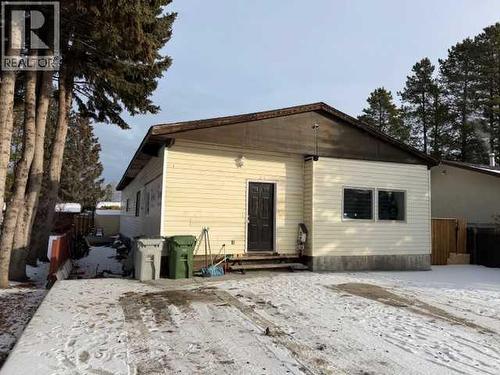 7106 South Glen Avenue  Edson, AB T7E 1M9