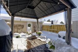 Entrance to private garage - 