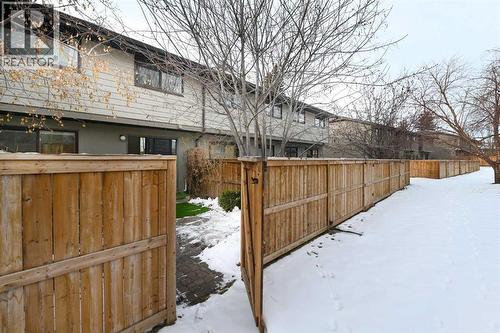 43, 5019 46 Avenue Sw, Calgary, AB - Outdoor