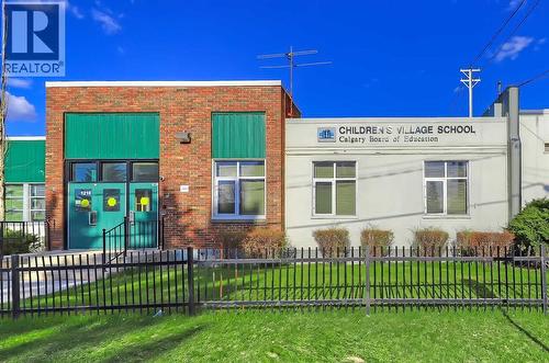 2, 828 8 Avenue Ne, Calgary, AB - Outdoor