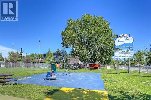 2, 828 8 Avenue Ne, Calgary, AB - Outdoor