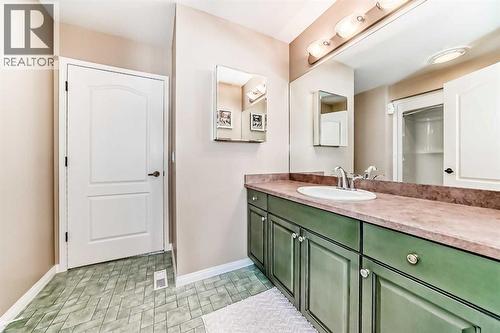 417 Hope Bay, Rural Rocky View County, AB - Indoor Photo Showing Bathroom