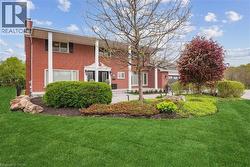 10 AZALEA Court  Stoney Creek, ON L8J 1K4