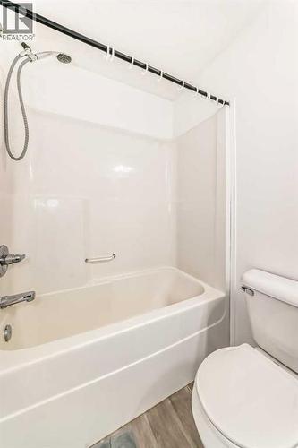 294 Elgin View Se, Calgary, AB - Indoor Photo Showing Bathroom