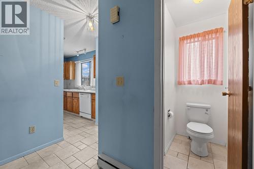 220 Prior Road S Unit# 14, Kelowna, BC - Indoor Photo Showing Bathroom