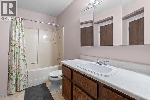 220 Prior Road S Unit# 14, Kelowna, BC - Indoor Photo Showing Bathroom