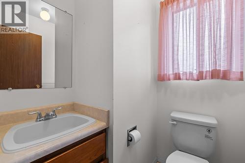 220 Prior Road S Unit# 14, Kelowna, BC - Indoor Photo Showing Bathroom