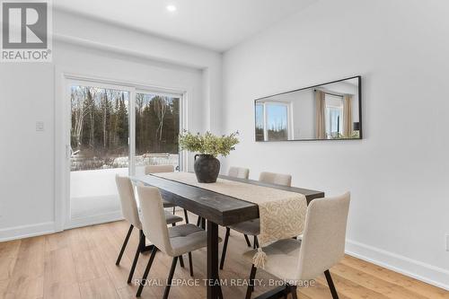714 Tailslide Private, Ottawa, ON - Indoor Photo Showing Dining Room