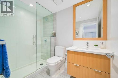 410, 560 6 Avenue Se, Calgary, AB - Indoor Photo Showing Bathroom