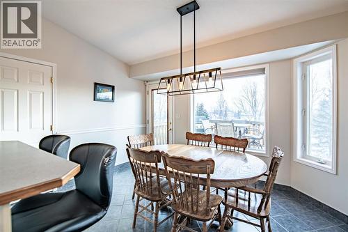 82 Westglen Boulevard, Blackfalds, AB - Indoor Photo Showing Dining Room