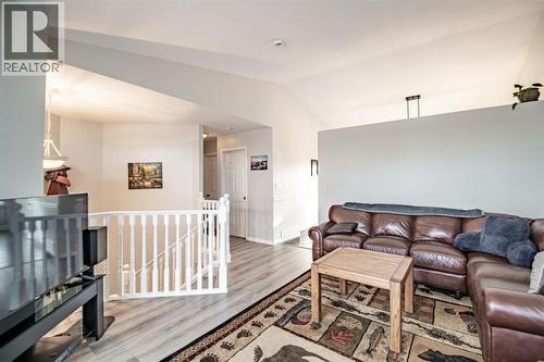 82 Westglen Boulevard, Blackfalds, AB - Indoor Photo Showing Living Room