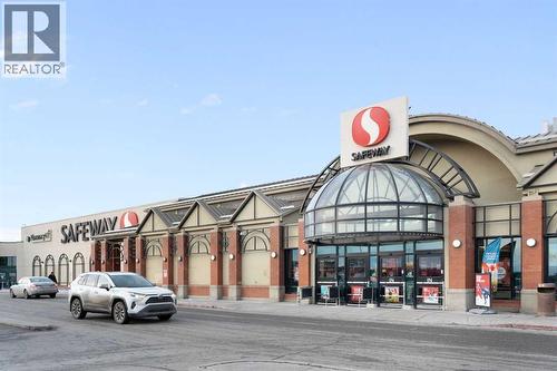 Beddington Towne Centre - grocery shopping walking distance - 987 Berkley Drive Nw, Calgary, AB - Outdoor