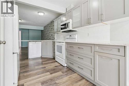 1005 Eagleview Place Nw, High River, AB - Indoor Photo Showing Kitchen