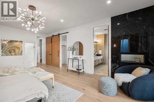 1415 24 Street Sw, Calgary, AB - Indoor Photo Showing Bedroom