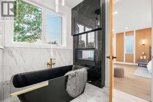 1415 24 Street Sw, Calgary, AB - Indoor Photo Showing Other Room