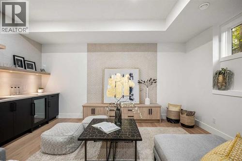 1415 24 Street Sw, Calgary, AB - Indoor Photo Showing Living Room