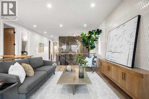 1415 24 Street Sw, Calgary, AB - Indoor Photo Showing Living Room