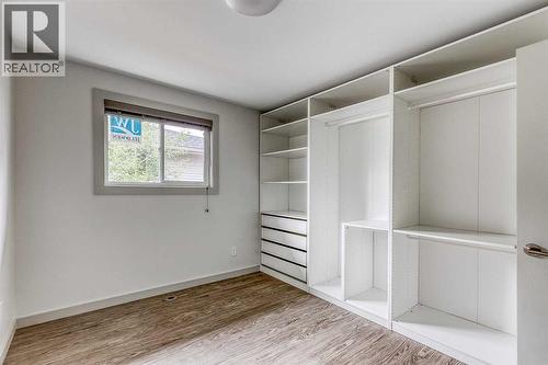 632 Cantrell Drive Sw, Calgary, AB - Indoor Photo Showing Other Room