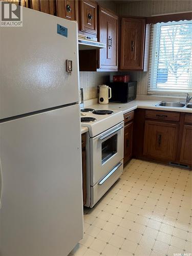 402 3Rd Street Nw, Ituna, SK 
