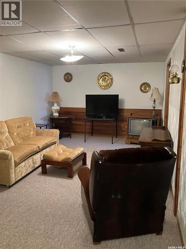 402 3Rd Street Nw, Ituna, SK 