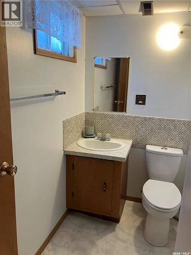 402 3Rd Street Nw, Ituna, SK 