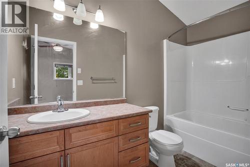 202 2Nd Street E, Saskatoon, SK - Indoor Photo Showing Bathroom