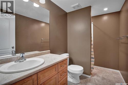 202 2Nd Street E, Saskatoon, SK - Indoor Photo Showing Bathroom