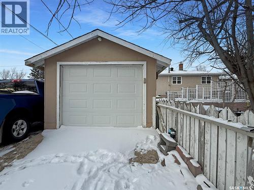 1110 Bothwell Drive, Swift Current, SK - Outdoor With Exterior