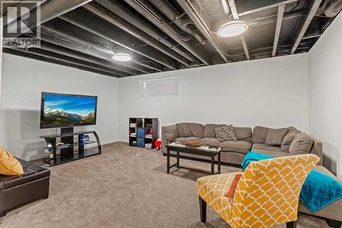 333 Mahogany Boulevard Se, Calgary, AB - Indoor