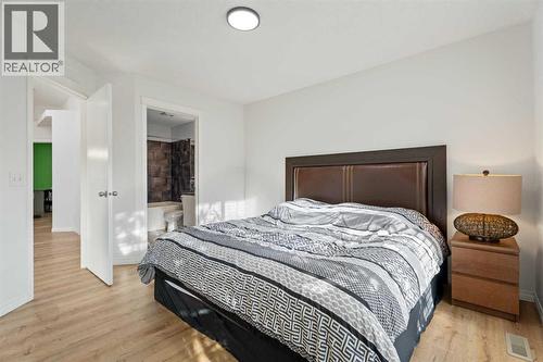 139 Auburn Bay Heights Se, Calgary, AB - Indoor Photo Showing Bedroom