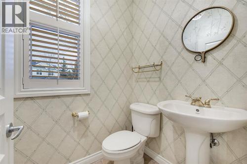 12, 10 St Julien Drive Sw, Calgary, AB - Indoor Photo Showing Bathroom