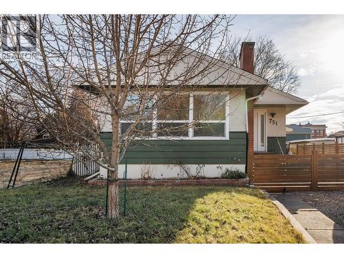 751 Saucier Avenue  Kelowna, BC V1Y 6A4