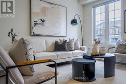 73 CASELY AVENUE  Richmond Hill, ON L4S 0K2