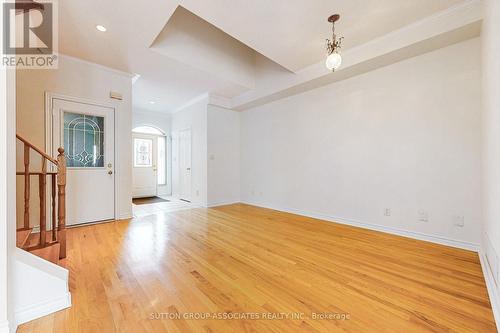 31 Pairash Avenue, Richmond Hill, ON - Indoor Photo Showing Other Room
