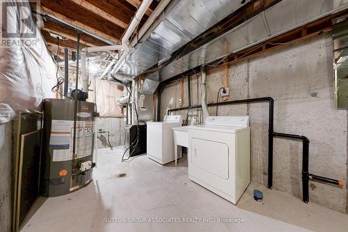 31 Pairash Avenue, Richmond Hill, ON - Indoor Photo Showing Laundry Room